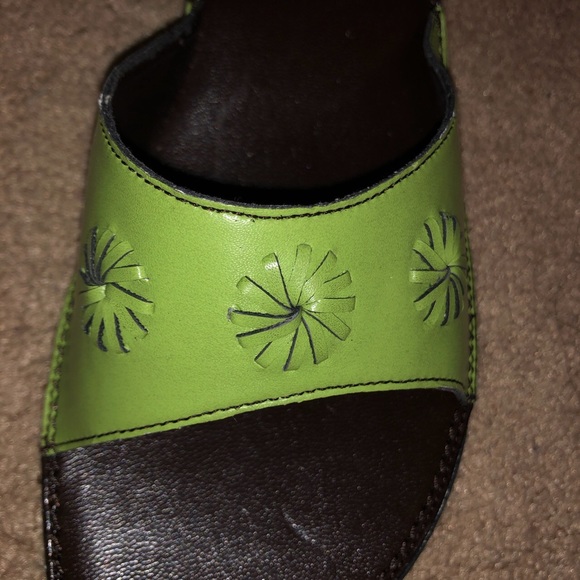 ‼️SOLD‼️green y2k slip on heels - Picture 3 of 3